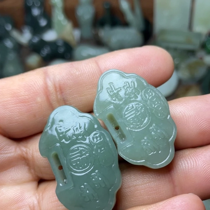 和田玉颈饰未镶嵌张*林