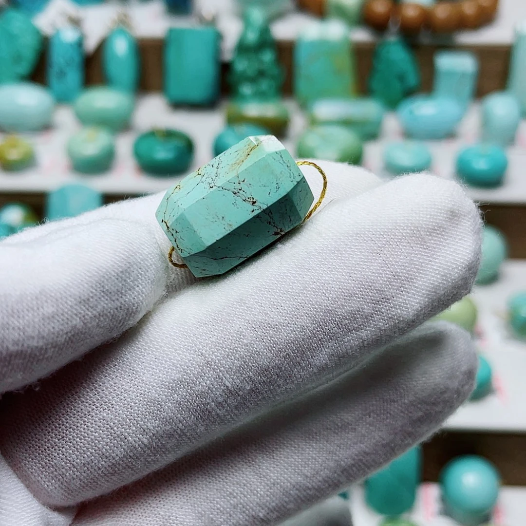 橘***子绿松石未镶嵌珠宝奇石