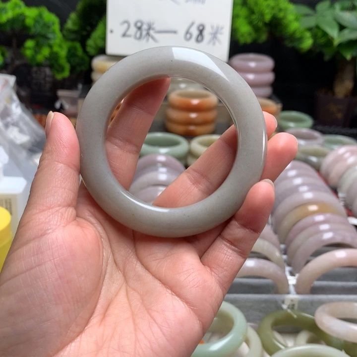 石英质玉（佘太翠）未镶嵌手镯55.7