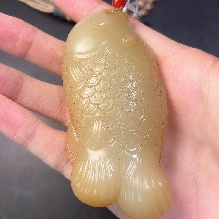 和田玉挂件未镶嵌闲**步