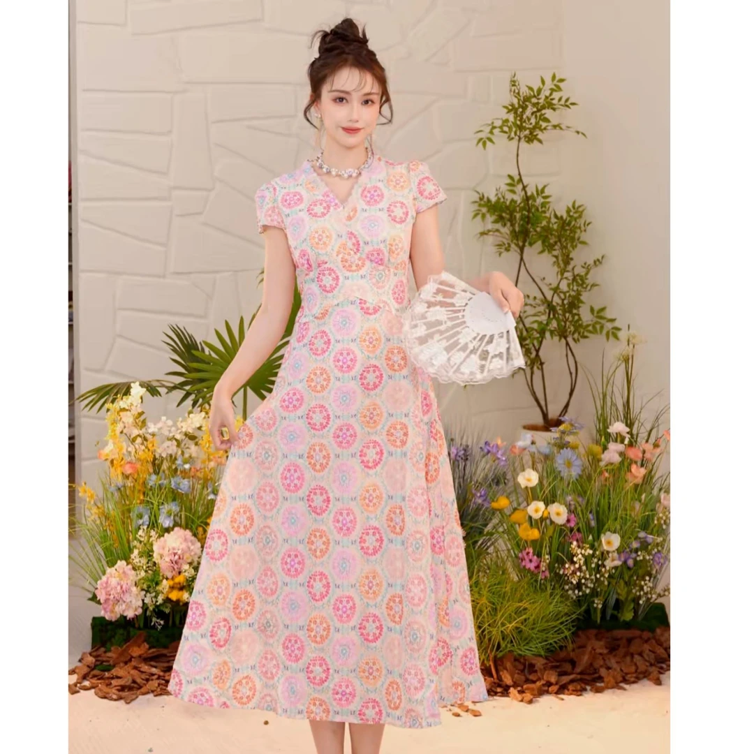 刺绣粉色甜美气质碎花连衣裙裙子夏新茶歇收腰V领长裙XMZH7228