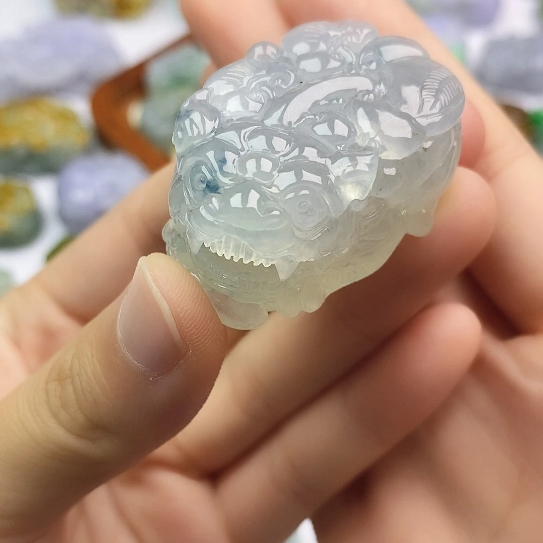 翡翠未镶嵌颈饰貔貅