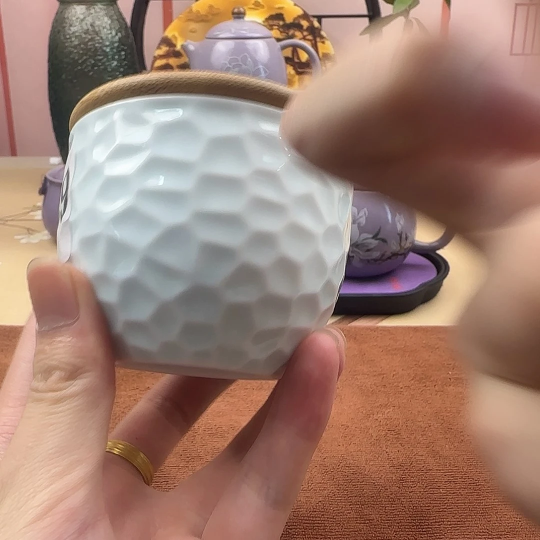 羊脂玉锤纹茶叶罐