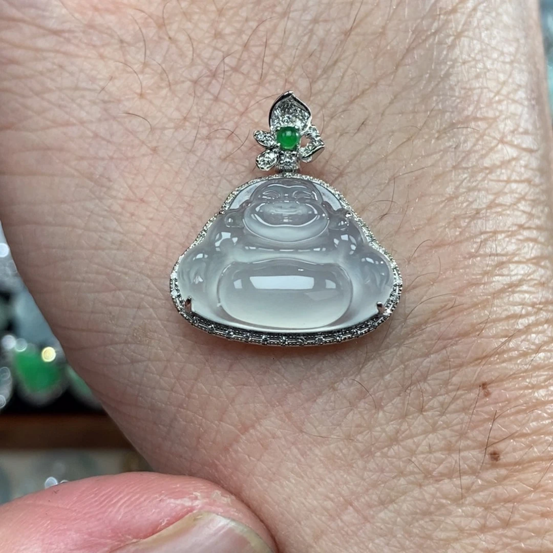 颈饰18K金镶嵌翡翠佛公