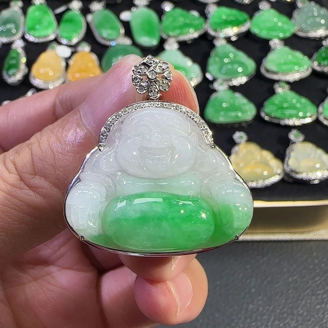 翡翠18K金镶嵌颈饰