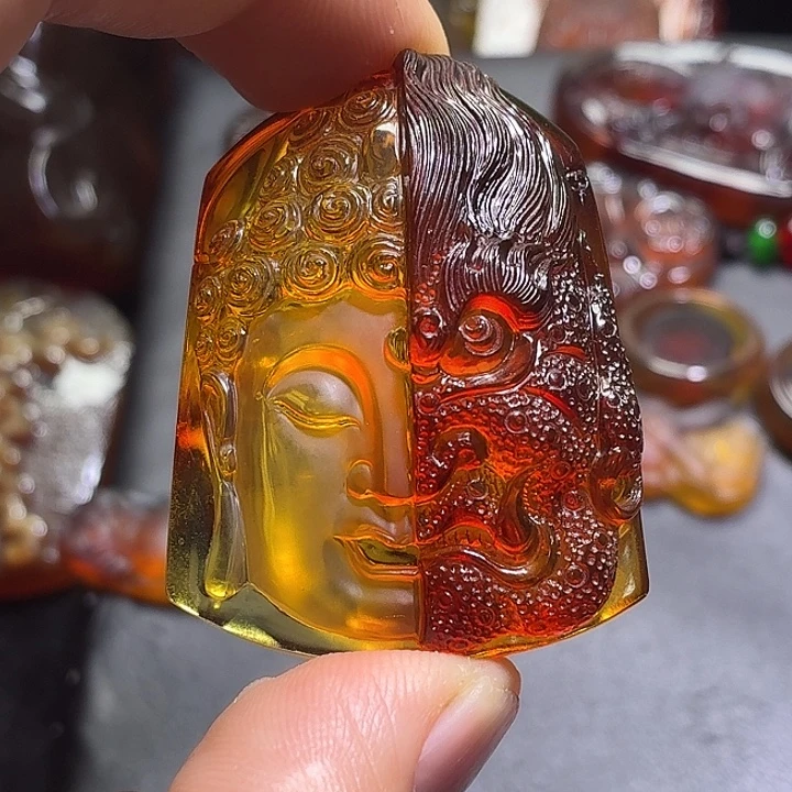 钟***r琥珀未镶嵌颈饰一念之间