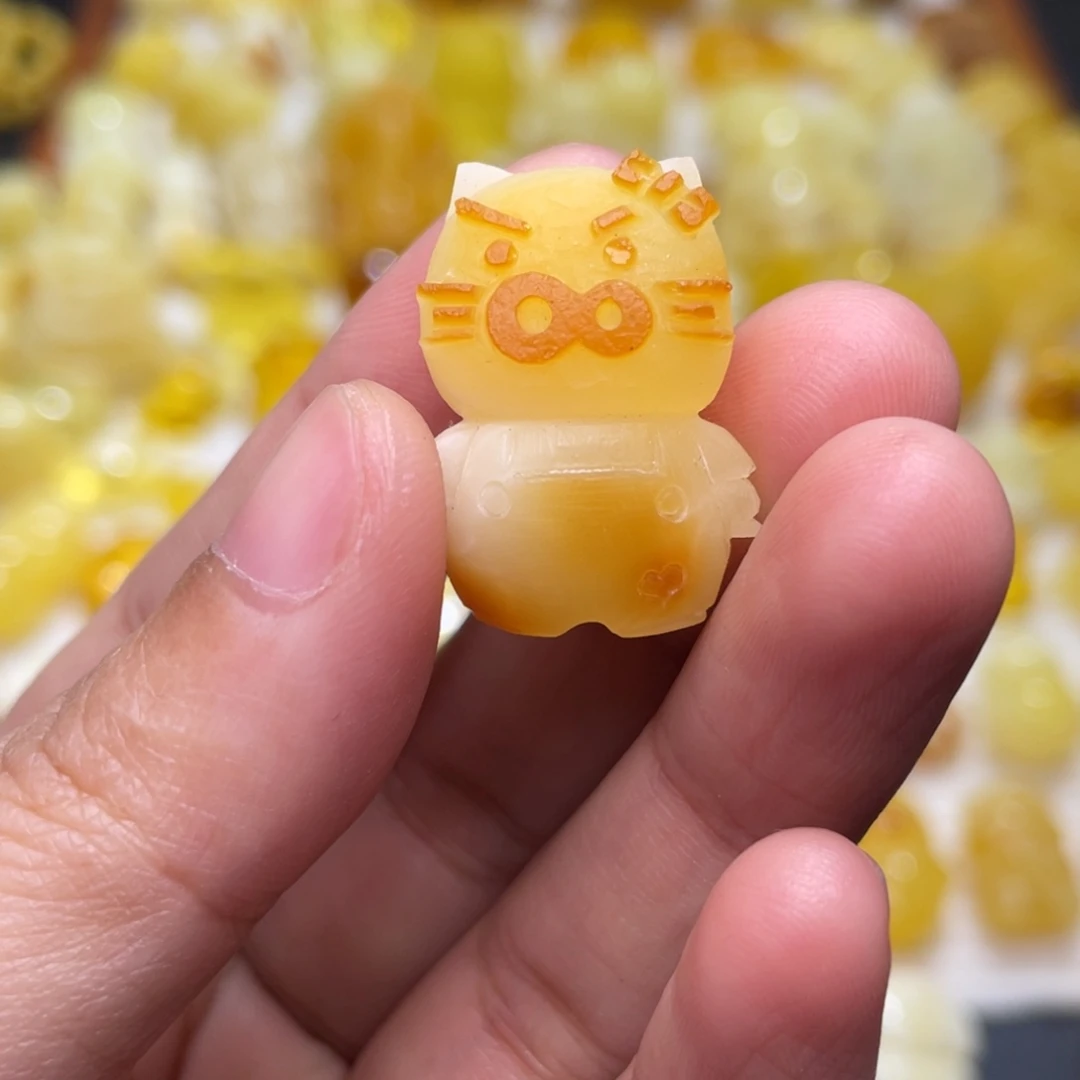 琥珀未镶嵌颈饰左卫门