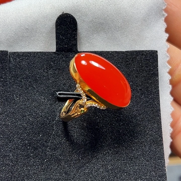 南红玛瑙18K金镶嵌戒指