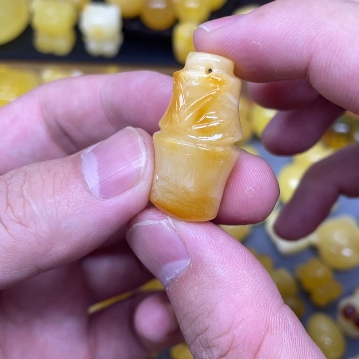 琥珀未镶嵌珠宝奇石