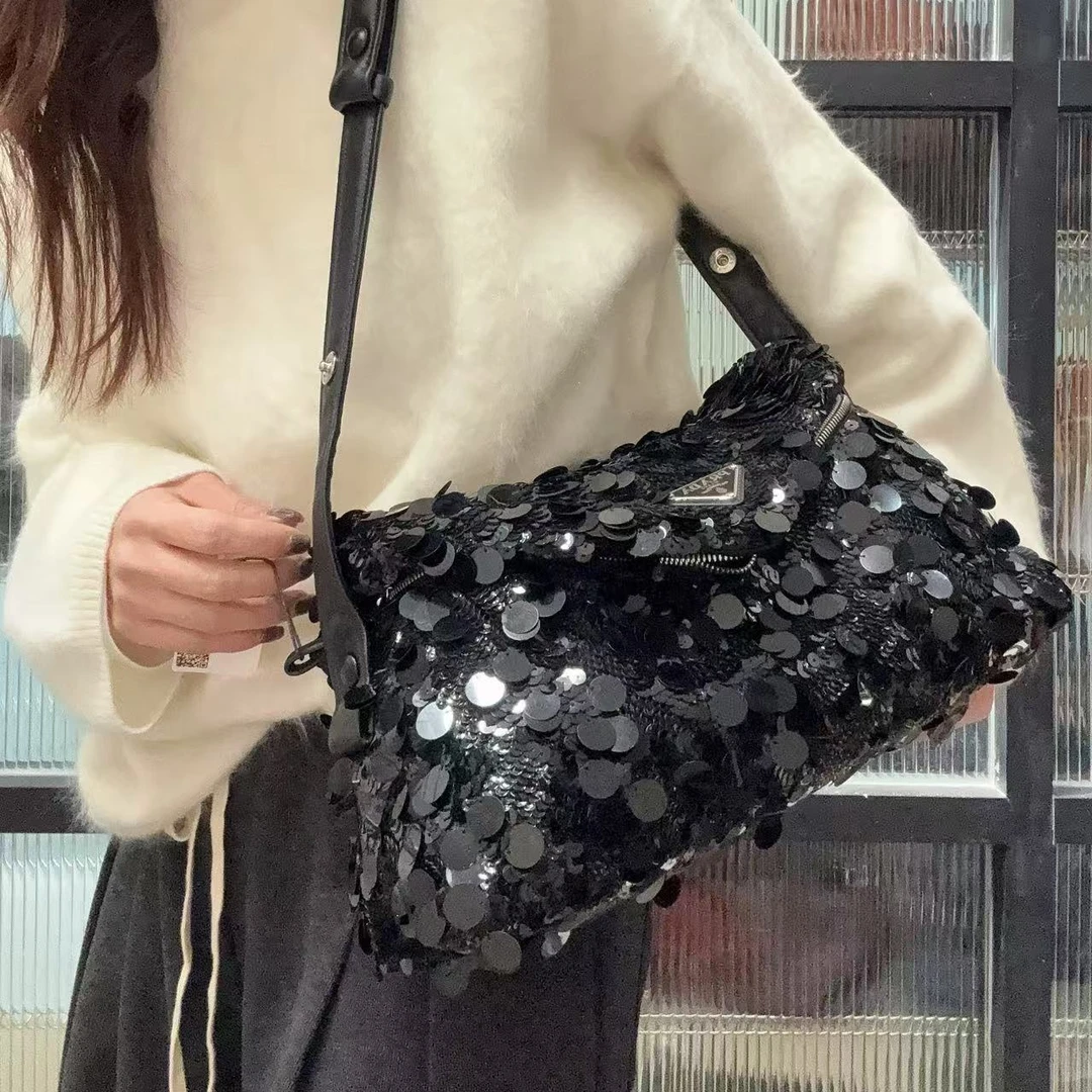 95新 Prada/普拉达 【蕾】97 0104 黑色亮片腋下包