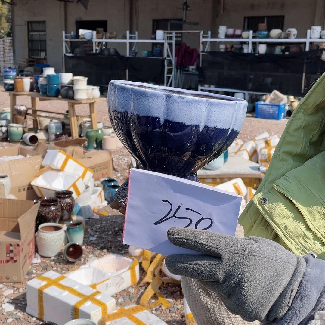 红陶王嫂花盆0210-250吴大莲花蓝色一个