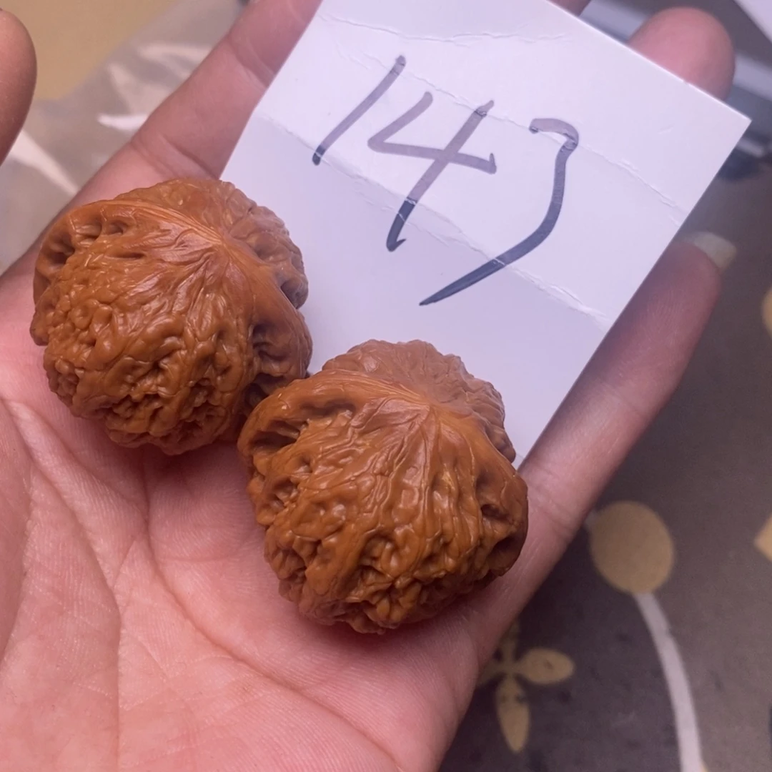 j***Q核桃铁锤妹妹编号143