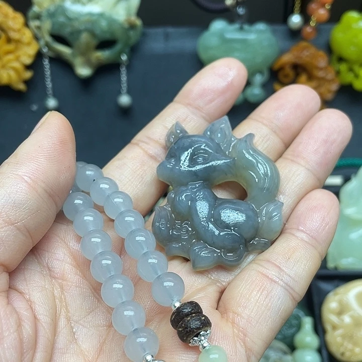 未镶嵌蛇纹石玉颈饰