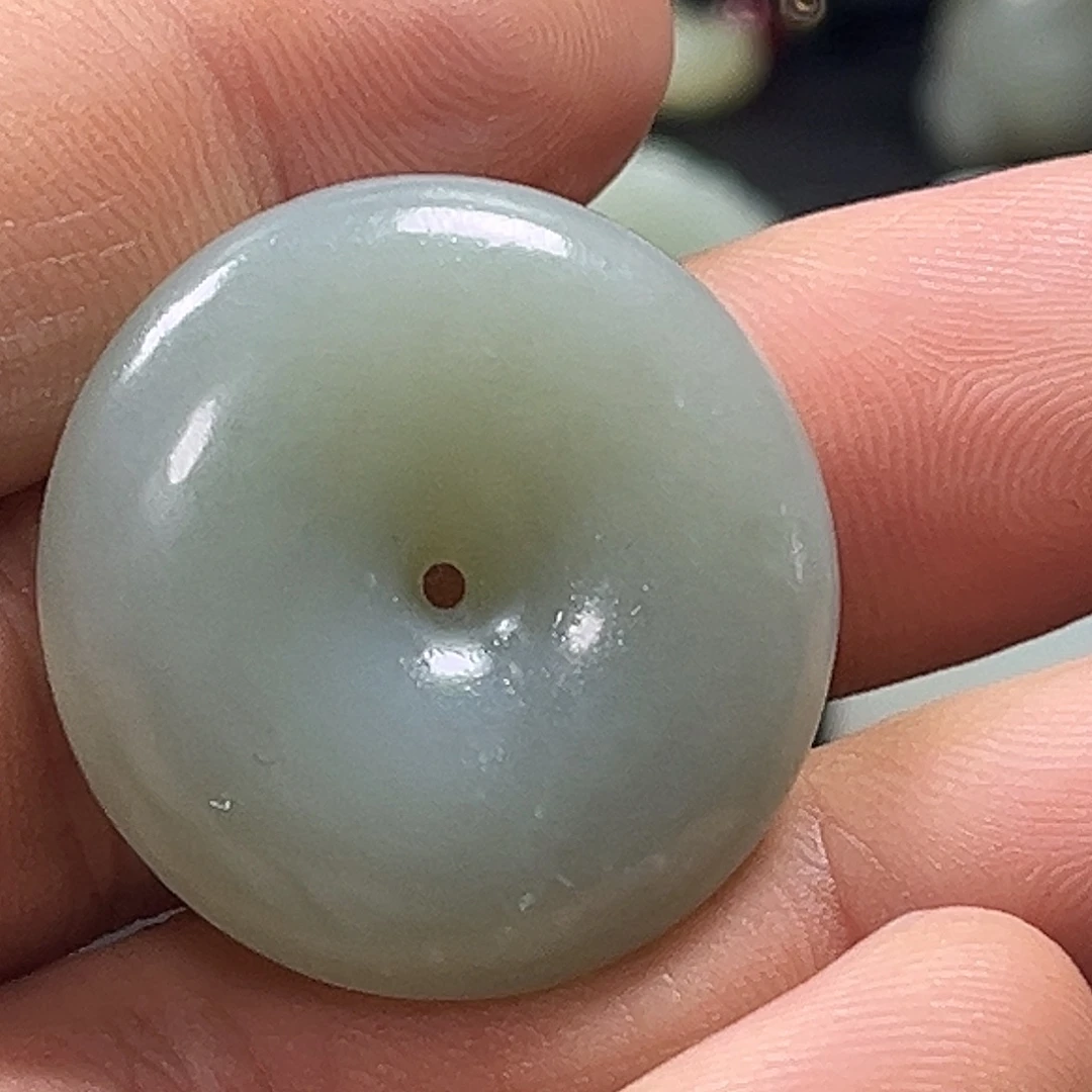 和田玉未镶嵌吊坠(不含链)福利品，不退换