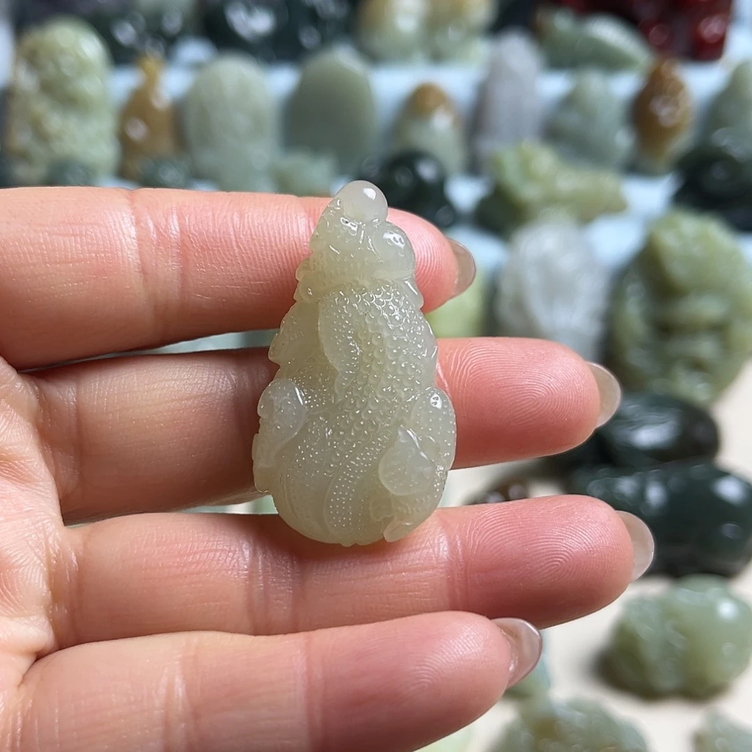 和田玉未镶嵌挂件