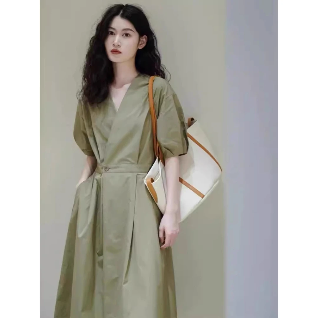 2025新款夏季v领工装连衣裙女高级感泡泡袖休闲宽松气质收腰A字裙