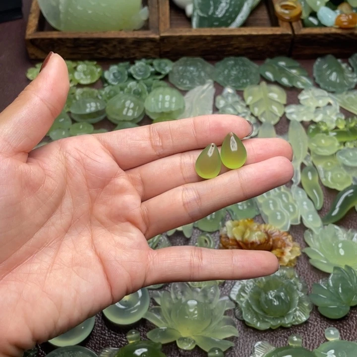 合金蛇纹石玉颈饰