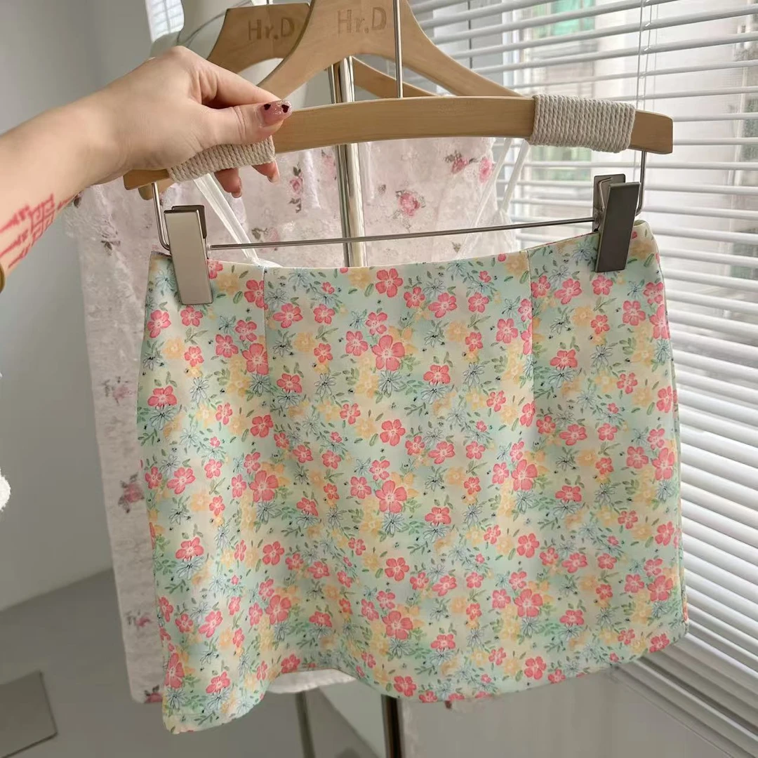 2025夏季显瘦南法庄园小清新碎花印花短裙女半身裙a字花朵包臀裙