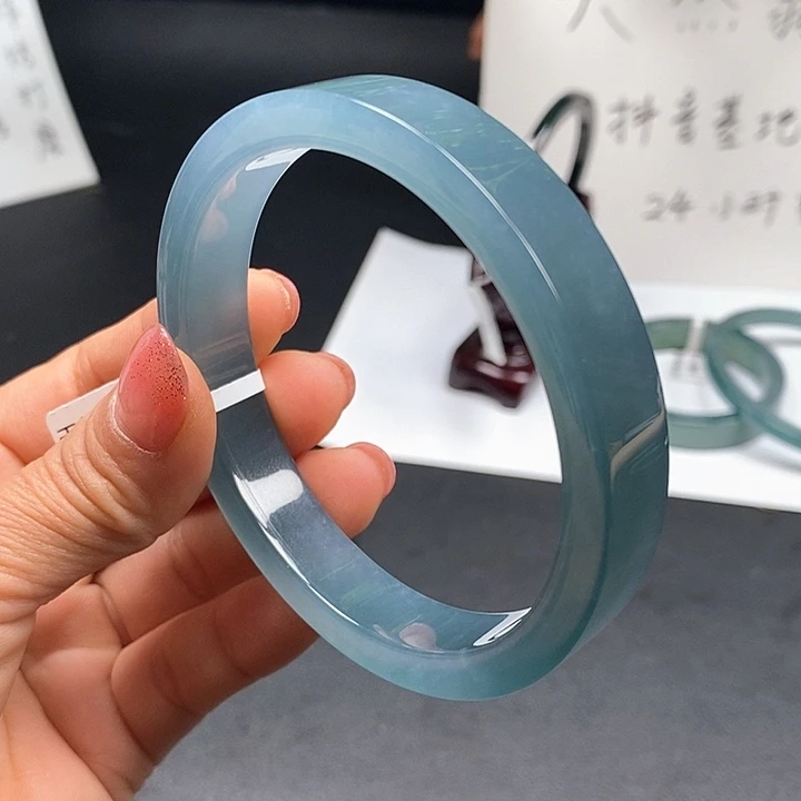翡翠手镯未镶嵌64尺寸
