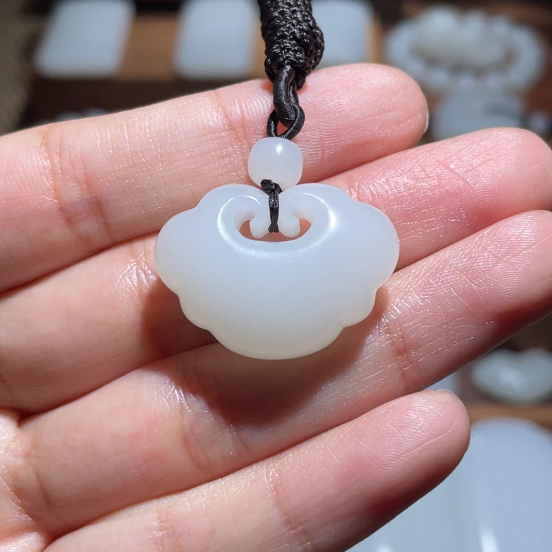 未镶嵌手链和田玉如意锁