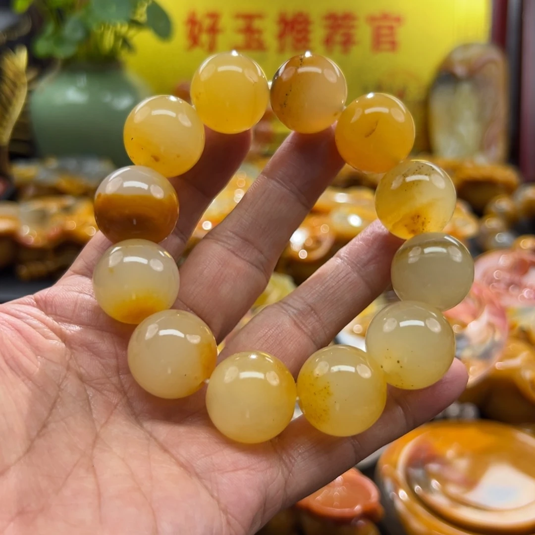 颈饰未镶嵌石英质玉