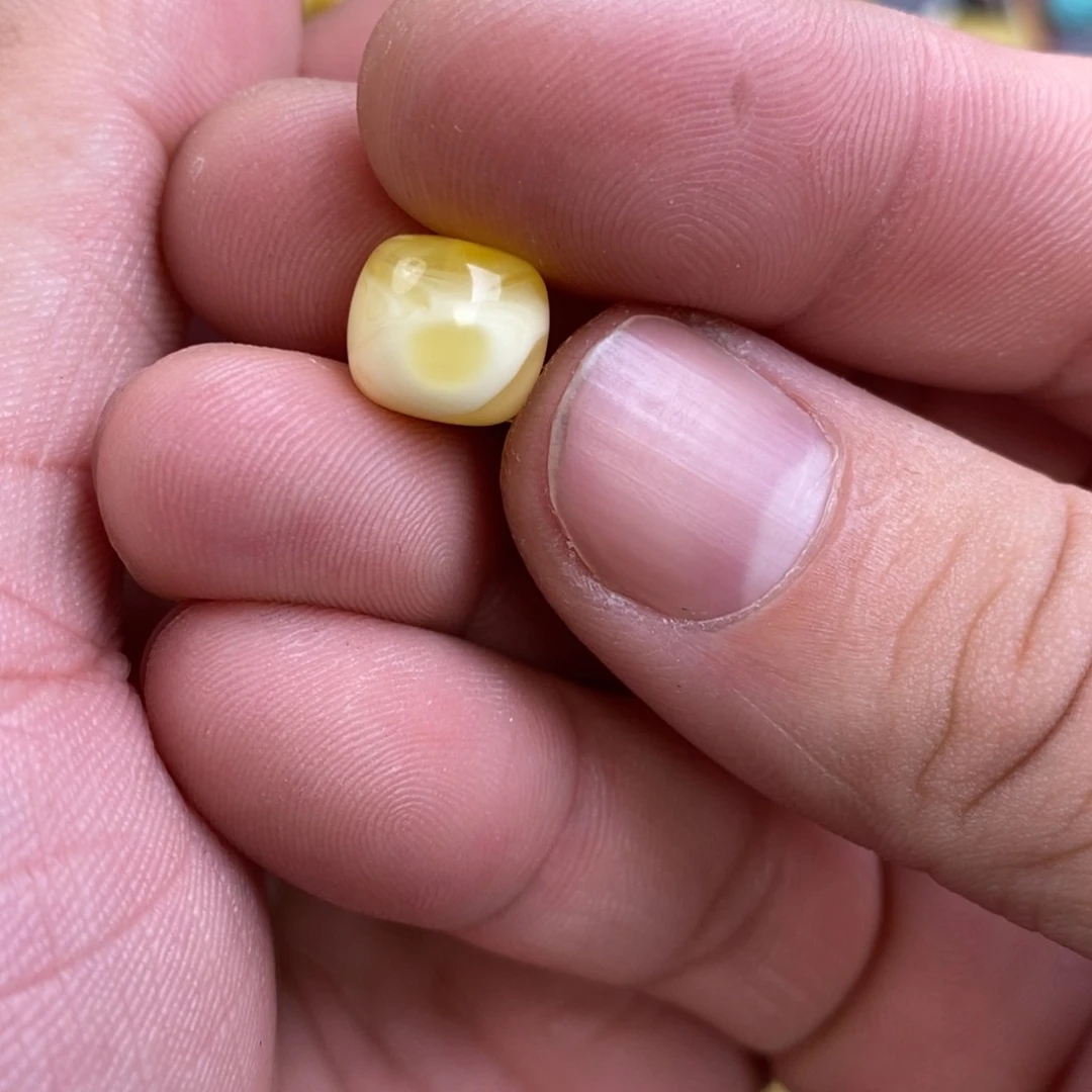 蜜蜡裸石未镶嵌遇*、