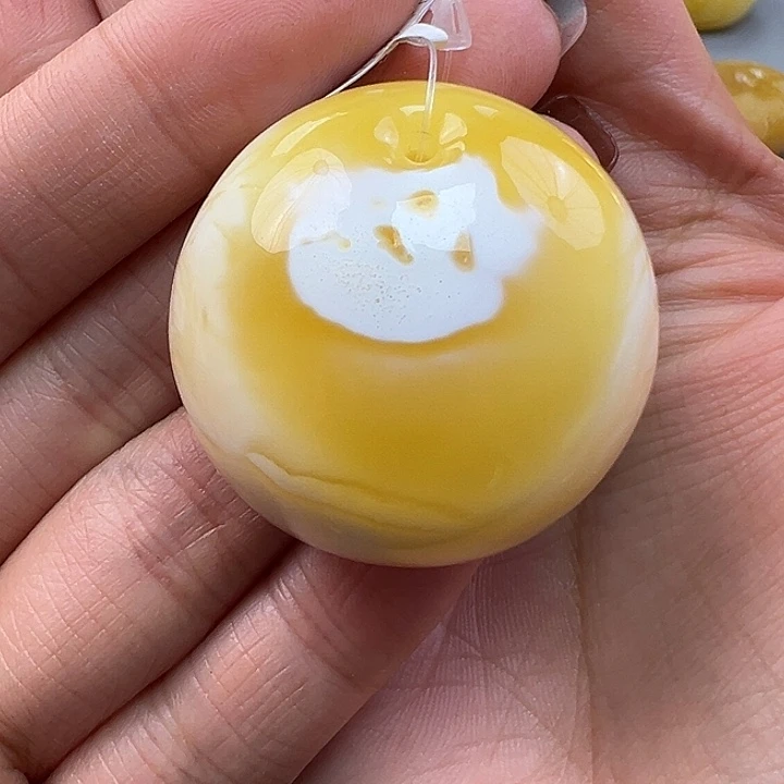 蜜蜡未镶嵌珠宝奇石