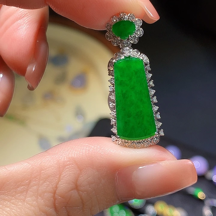 翡翠18K金镶嵌吊坠(不含链)