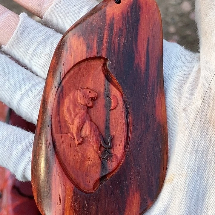 檀香紫檀（小叶紫檀）444虎