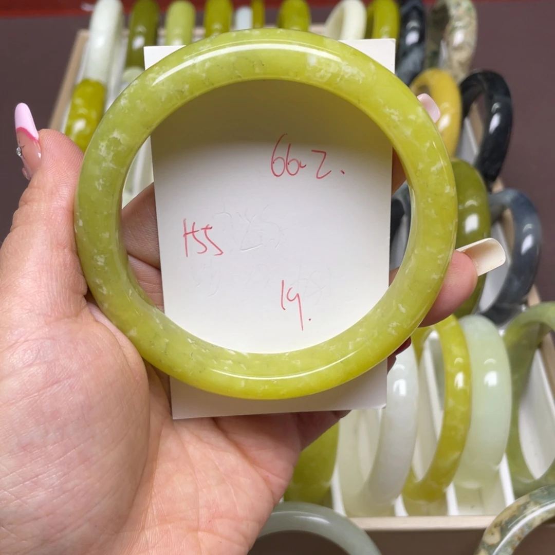 蛇纹石玉未镶嵌手镯木***子