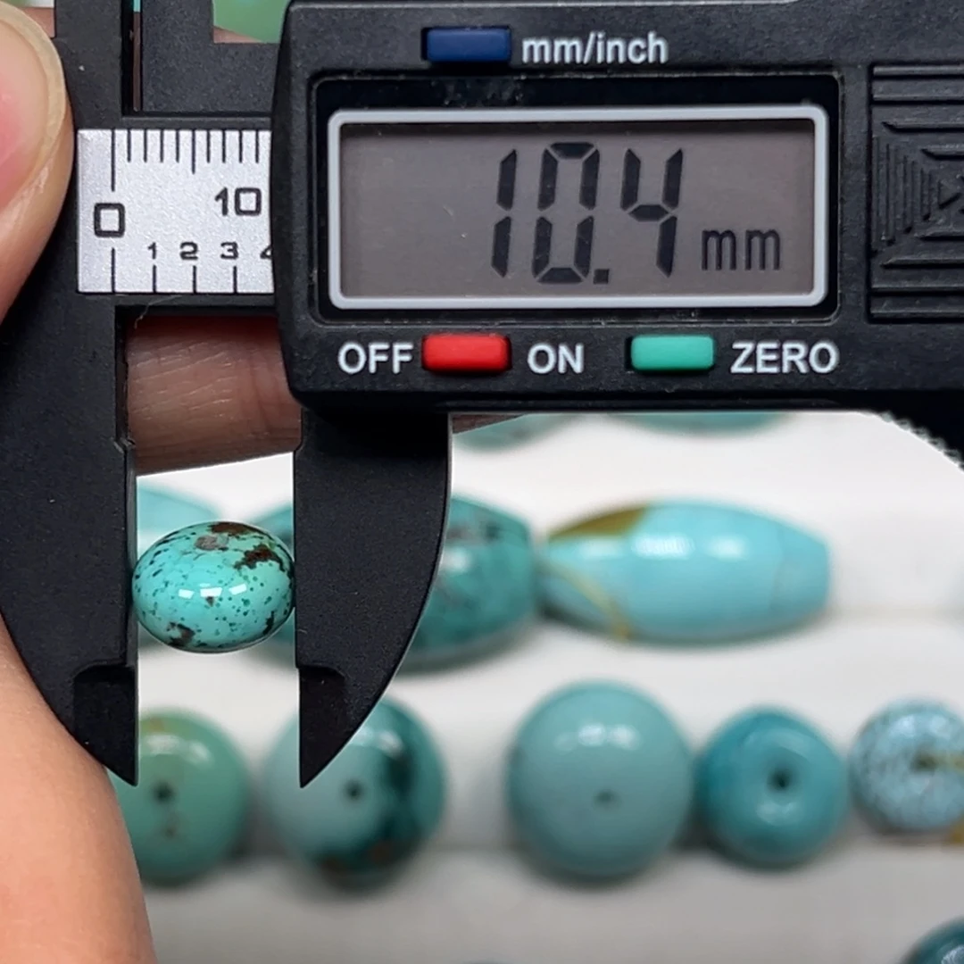 诚***哥绿松石未镶嵌珠宝奇石