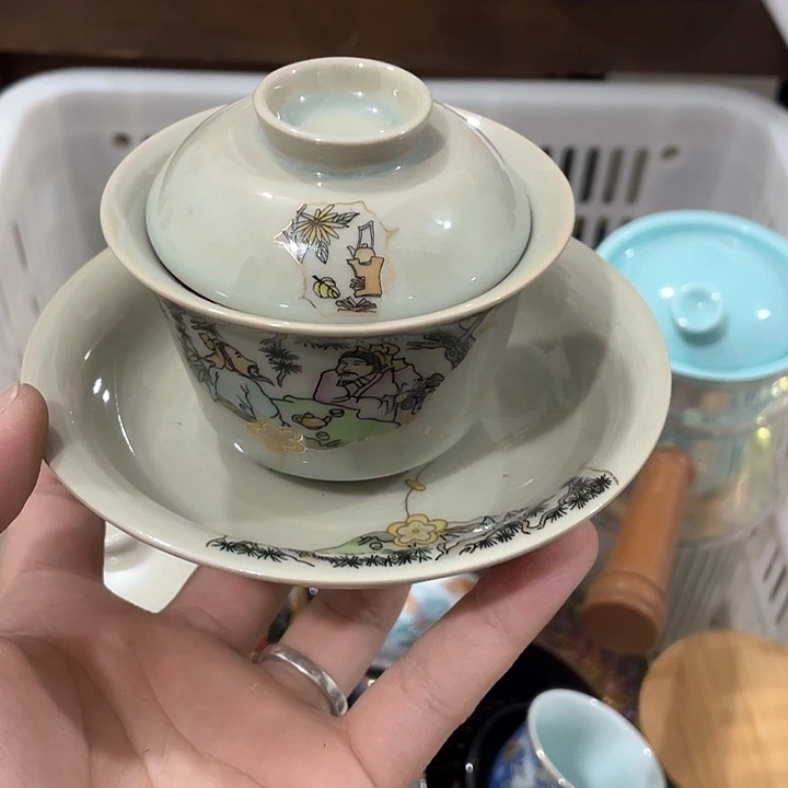 陶瓷茶具全部清清完回家过年