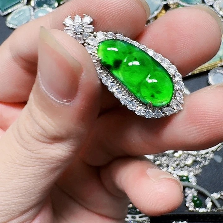 翡翠未镶嵌颈饰天然A货翡翠放漏