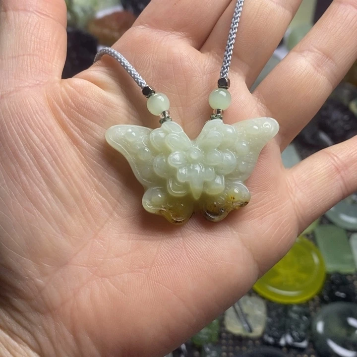合金蛇纹石玉颈饰