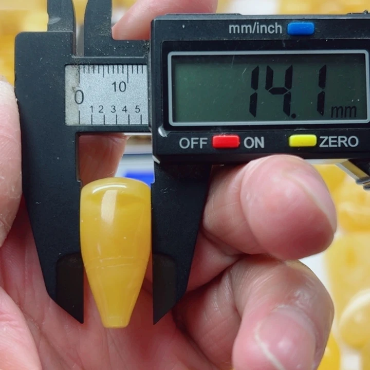 琥珀（矿物珀）未镶嵌裸石