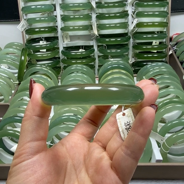 岫玉未镶嵌手镯天然岫玉手镯