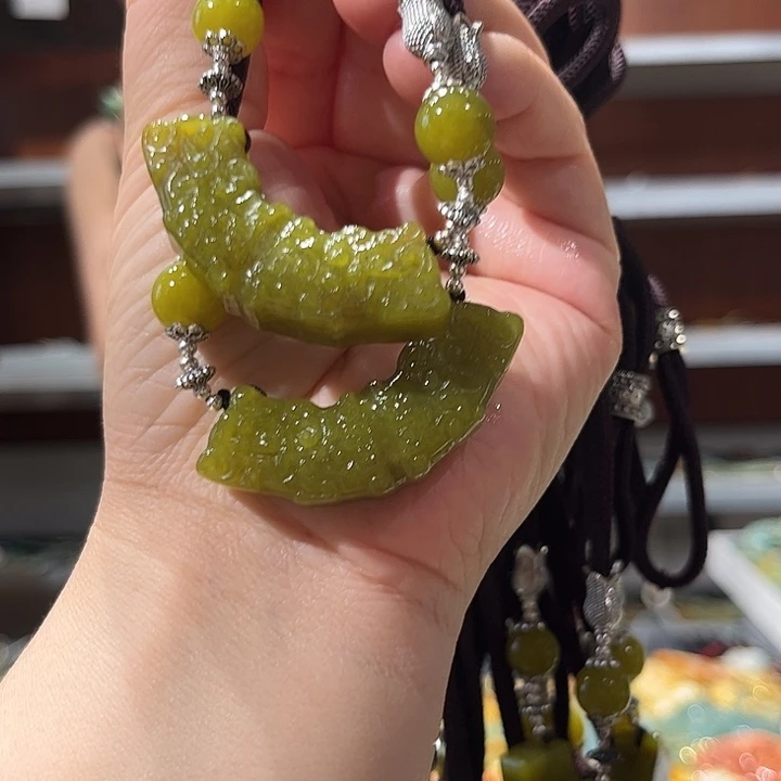 岫玉未镶嵌毛衣链