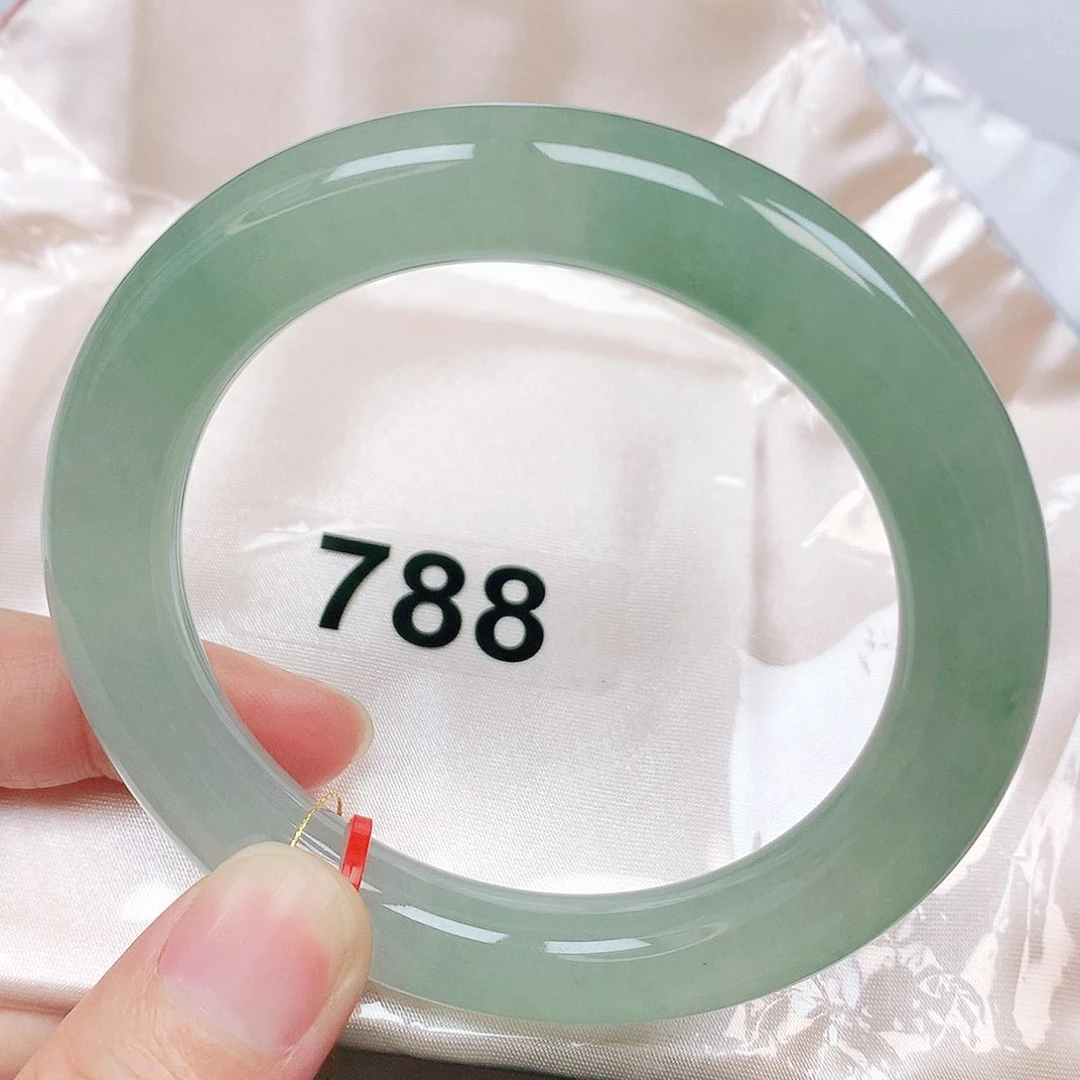 翡翠手镯未镶嵌抖音788