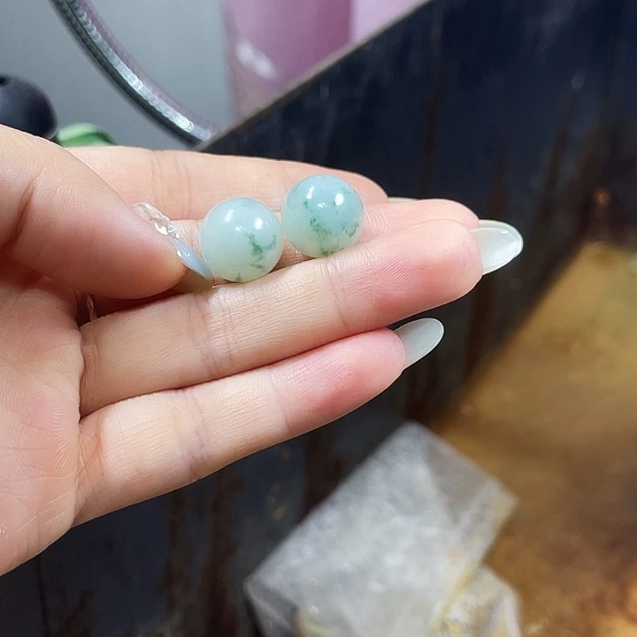 用***2定制翡翠未镶嵌边角料