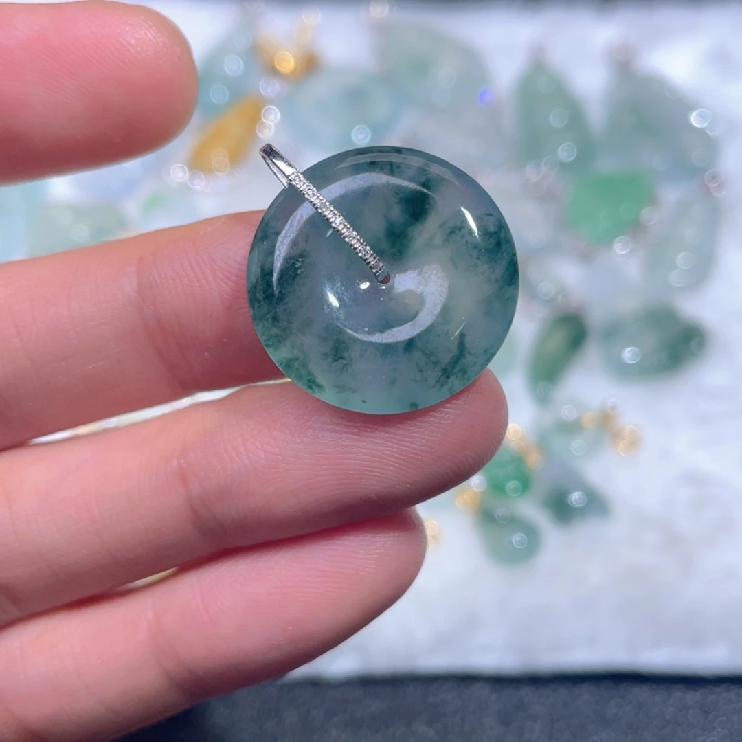 翡翠18K金镶嵌颈饰翡翠