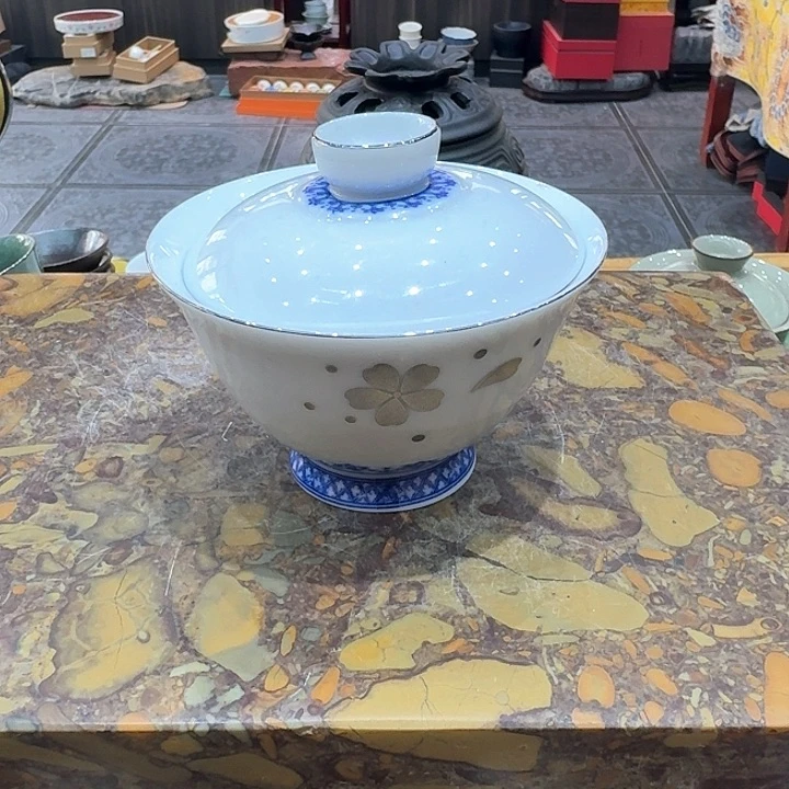 骨瓷盖碗一个，瓷。。品茗