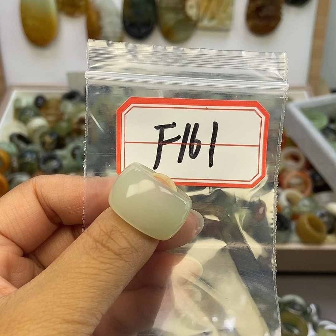 云****蛇纹石玉未镶嵌戒指