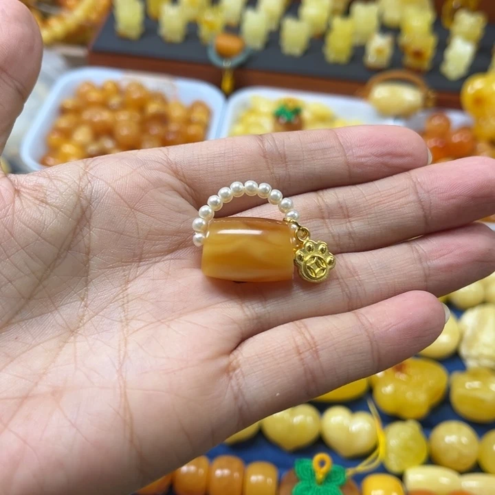 琥珀未镶嵌裸石包你满意