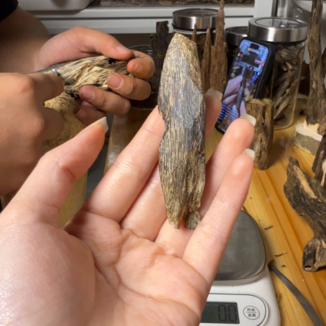 沉香黑棋颗粒香6克