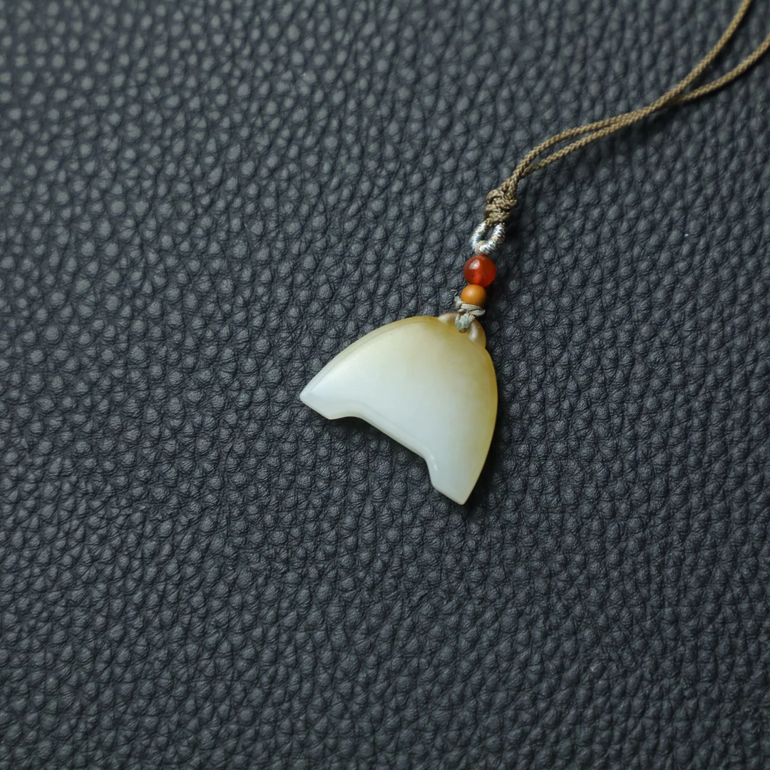 TCWWF03806创汇和田白玉无事牌吊坠