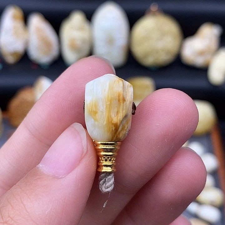 裸石琥珀未镶嵌11三通c57