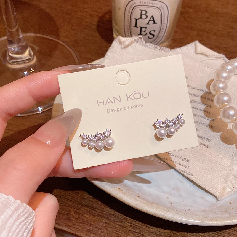 不锈钢耳饰 轻奢小众独特设计感羽翼珍珠耳钉女爆闪微镶锆石简约