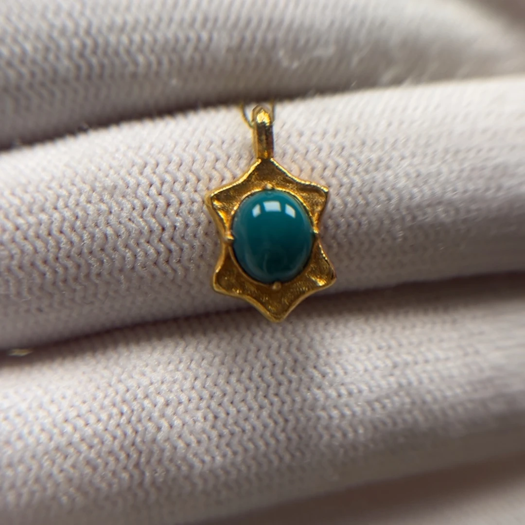 绿松石18K金镶嵌珠宝奇石侧挂9.7mmAA976