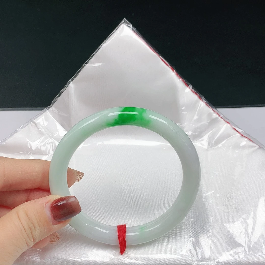 翡翠手镯未镶嵌翡翠099