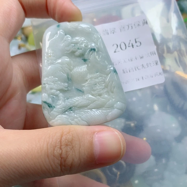 翡翠未镶嵌颈饰翡翠